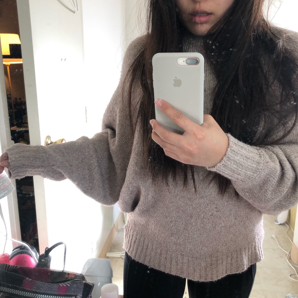 🆕 Urban Outfitters Batwing Cozy Sweater
